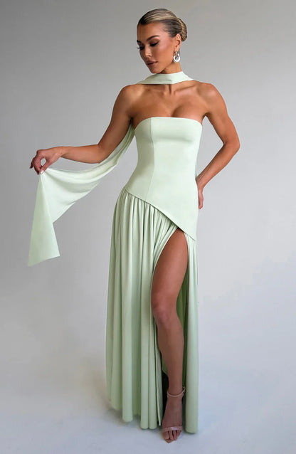 Leonor – Vestido De Gala Con Corte Palabra De Honor