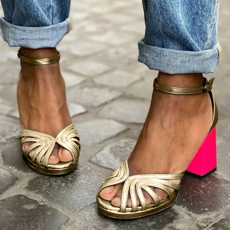 LARA™ | Sandalias Clásicas Con Tacones De Color