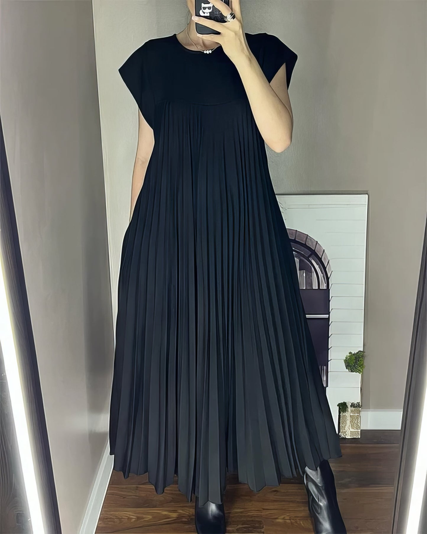 ELEONORA | Vestido Plisado Sin Mangas, Elegante y Atemporal